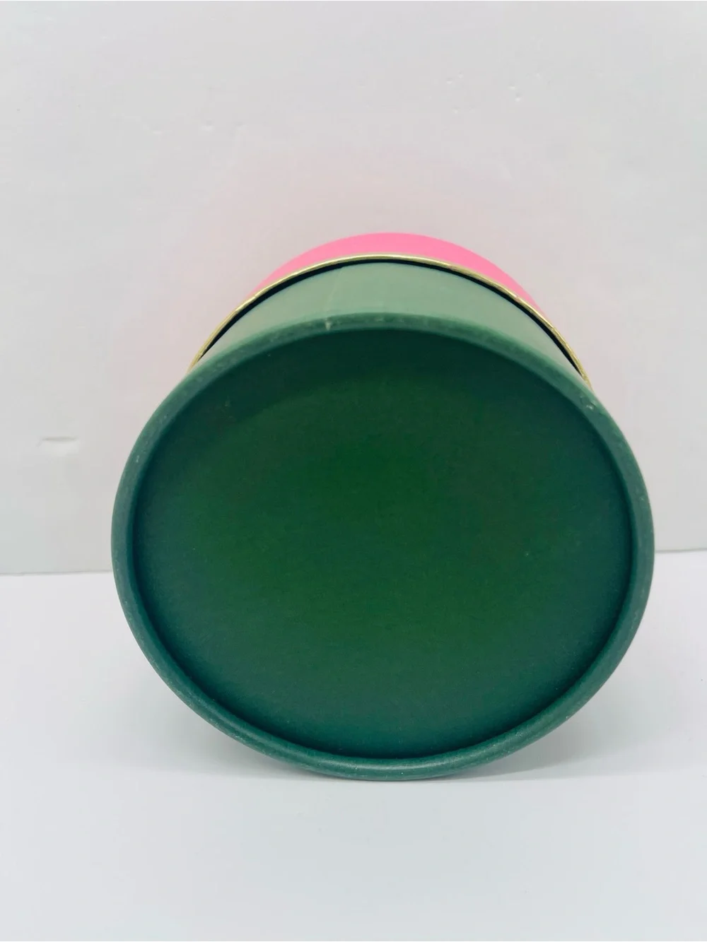kate spade Pink and Green Round Gift Box with Gold Trim New